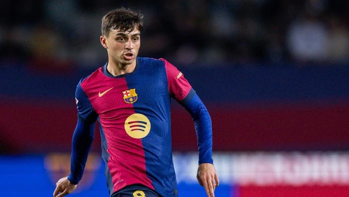 Pedri Tangguh Banget, Jago Rebut Bola!