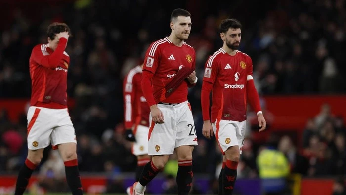 Andai Juara Liga Europa, MU Tetap Bapuk Musim Ini 