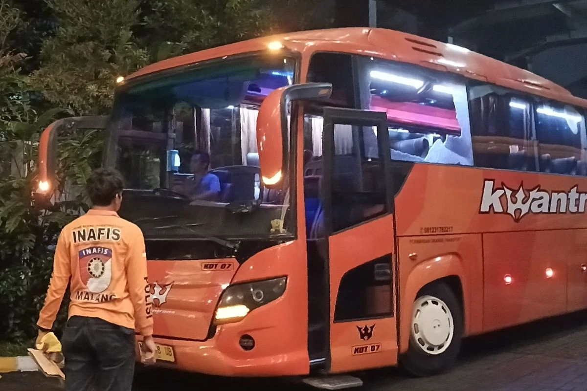 Kecam Pelemparan Bus Persik di Kanjuruhan, PT LIB Minta Diusut Tuntas