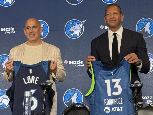 Marc Lore dan Alex Rodriguez Bertekad Bangun Kesuksesan Bersama Wolves