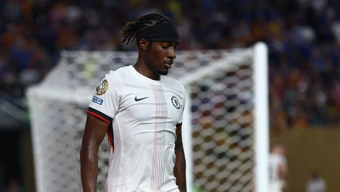 Saat Medali Juara Madueke 'Diambil' Donald Trump 