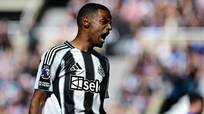 Howe: Isak Latihan Bareng Tim Lagi? Belum Tahu Tuh 