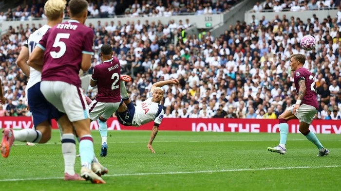 Tottenham Vs Burnley: Richarlison 2 Gol, Spurs Menang 3-0