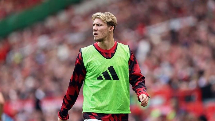 Hojlund Resmi Gabung Napoli  