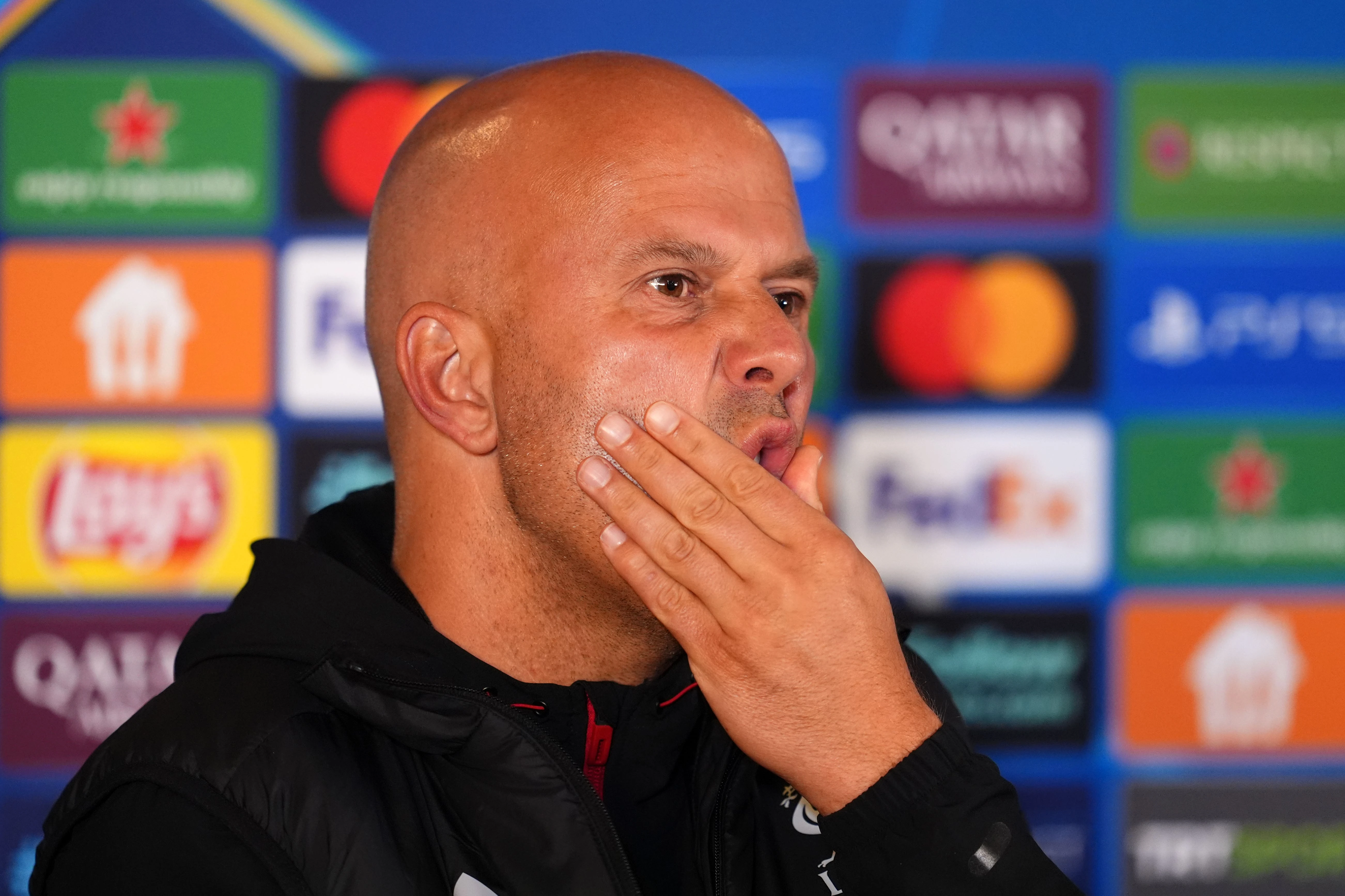 Badai Masalah Menghantam Liverpool, Arne Slot Dituntut Segera Temukan Solusi