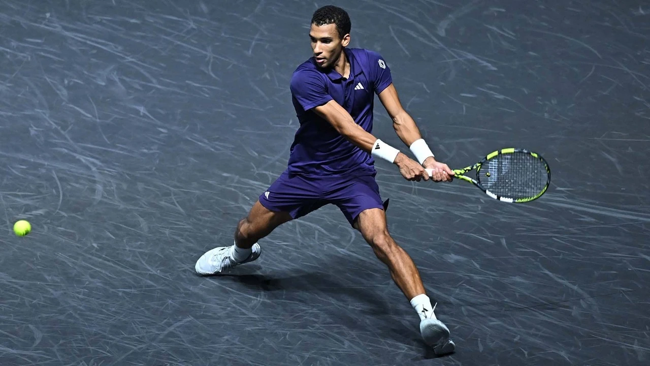 Pantang Menyerah, Felix Auger Aliassime Melangkah Ke Perempatfinal Di Paris