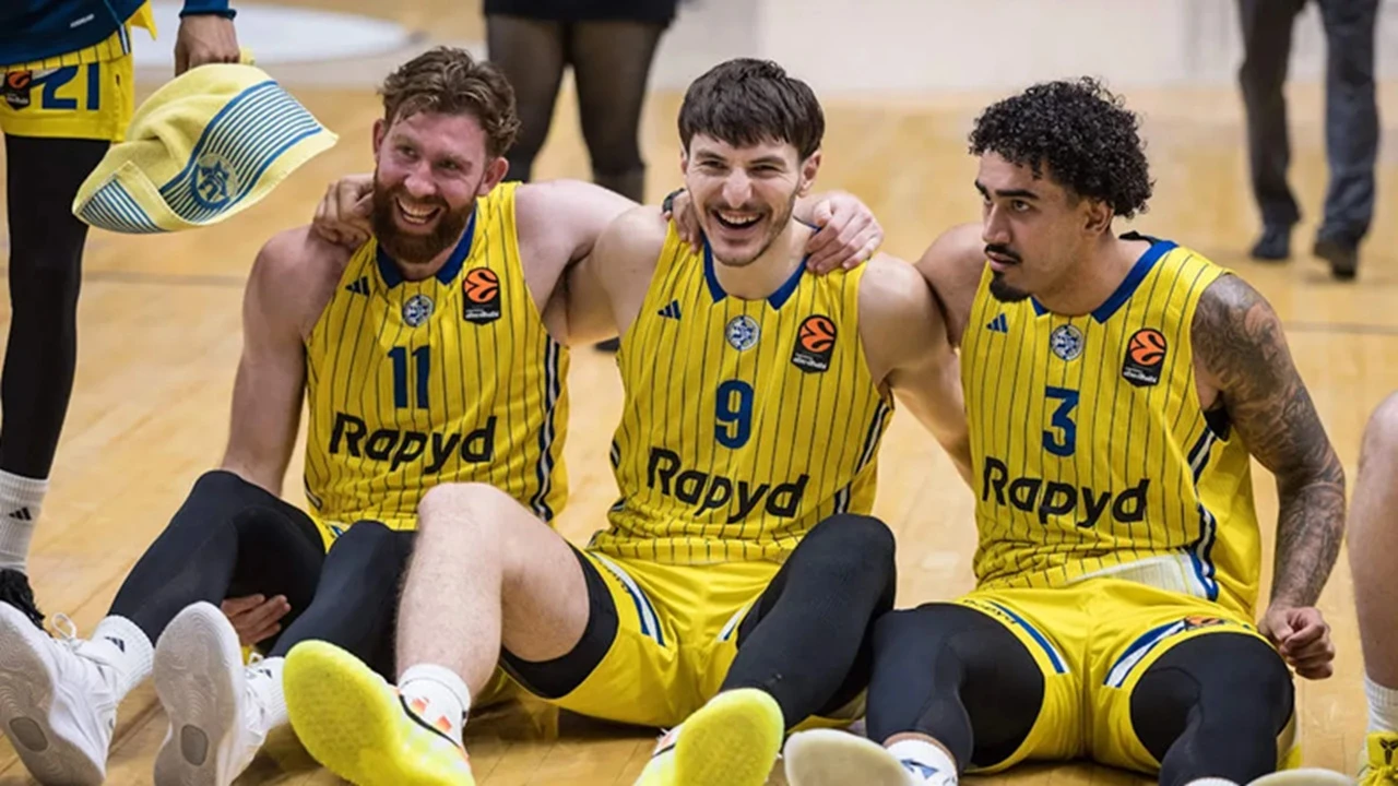 Maccabi Rapyd Libas Panathinaikos Lewat Strategi Bertahan